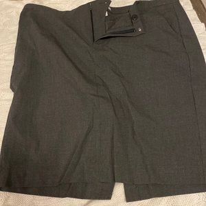 Awesome skirt that stretches and has great details